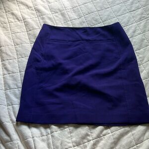 Very adorable like new Loft mini shift skirt